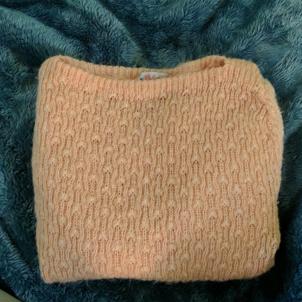 🌿Fuzzy peach sweater